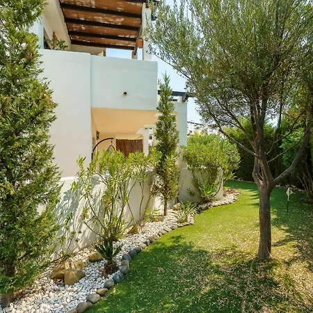 Apartment Luxurious And Spacious With A Private Garden And Solarium With Great Views In Area Marbella La Resina Country Golf