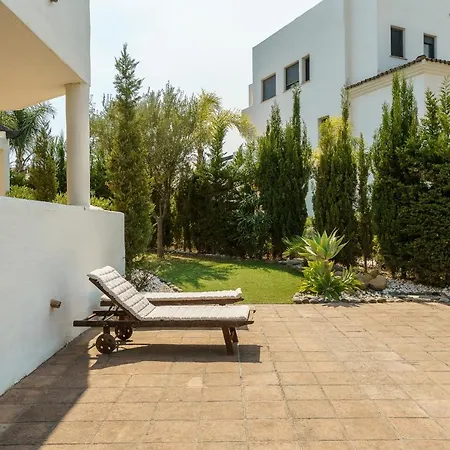 Luxurious And Spacious With A Private Garden And Solarium With Great Views In Area Marbella La Resina Country Golf *