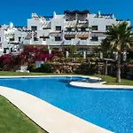 Luxurious And Spacious With A Private Garden And Solarium With Great Views In Area Marbella, Sunset Golf, La Resina Country Golf Lejlighed Estepona