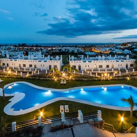 Apartment La Resina Country Golf - Estepona Marbella - Bajo Con Jardin Privado Y Solarium