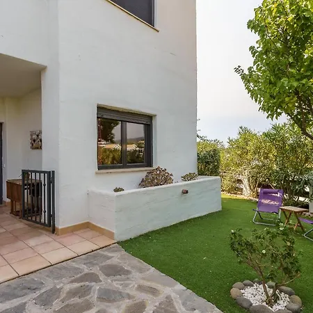 Apartament Luxurious And Spacious With A Private Garden And Solarium With Great Views In Area Marbella La Resina Country Golf
